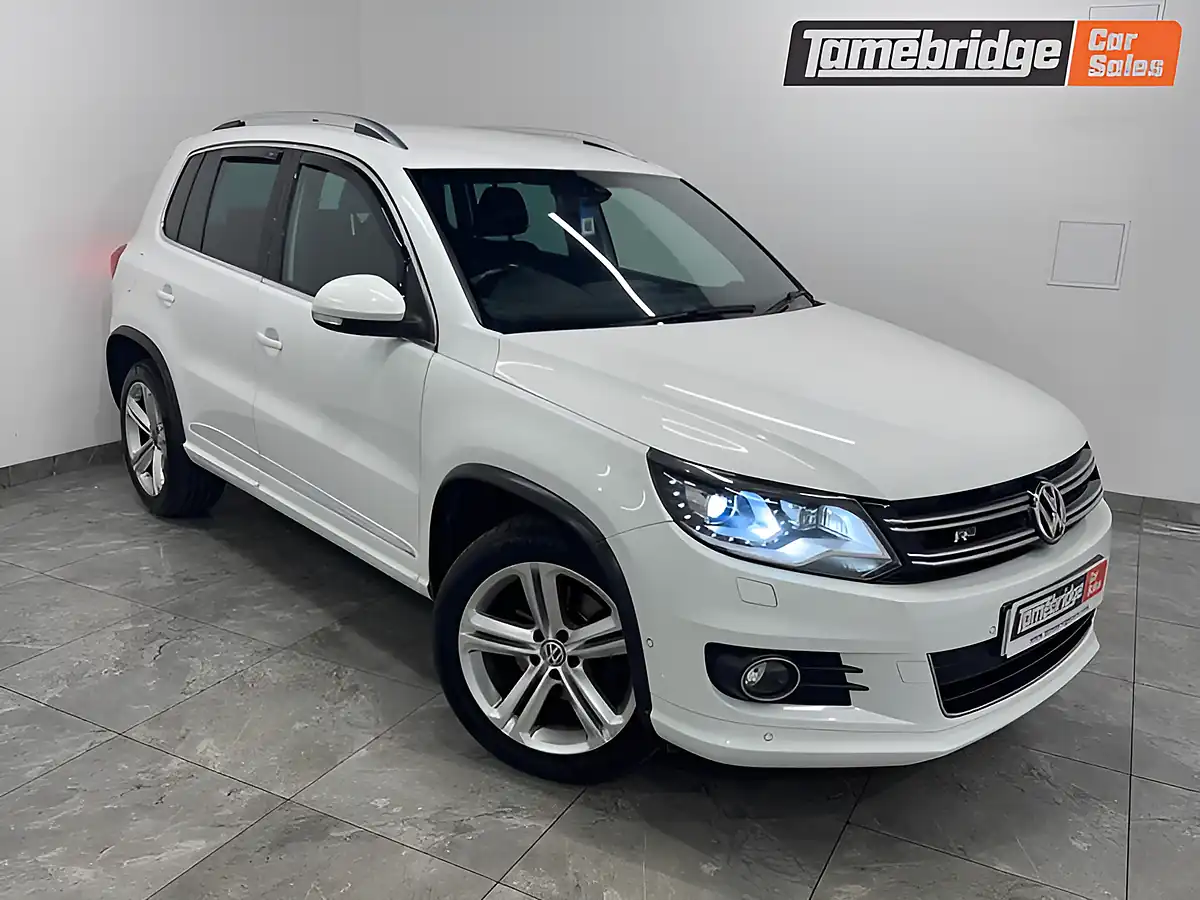 Used 2015 Volkswagen Tiguan R-Line White - Front View
