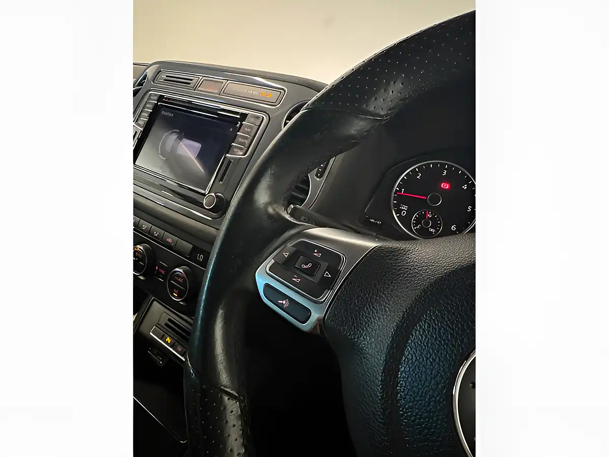 Used 2015 Volkswagen Tiguan R-Line White - Interior and Exterior details 20