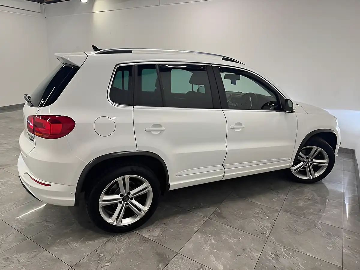 Used 2015 Volkswagen Tiguan R-Line White - Interior and Exterior details 8