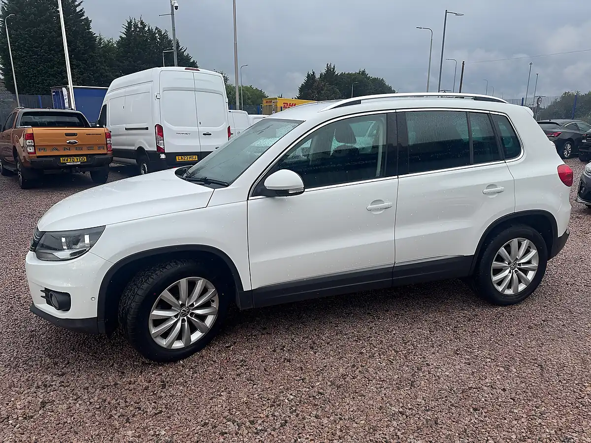 Used 2015 Volkswagen Tiguan Tech Match White - Interior and Exterior details 14