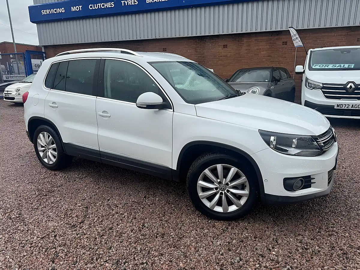 Used 2015 Volkswagen Tiguan Tech Match White - Interior and Exterior details 3