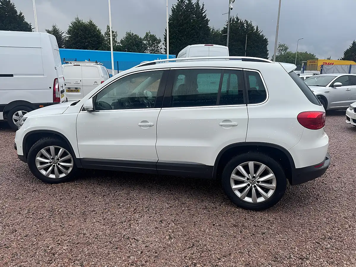 Used 2015 Volkswagen Tiguan Tech Match White - Interior and Exterior details 8