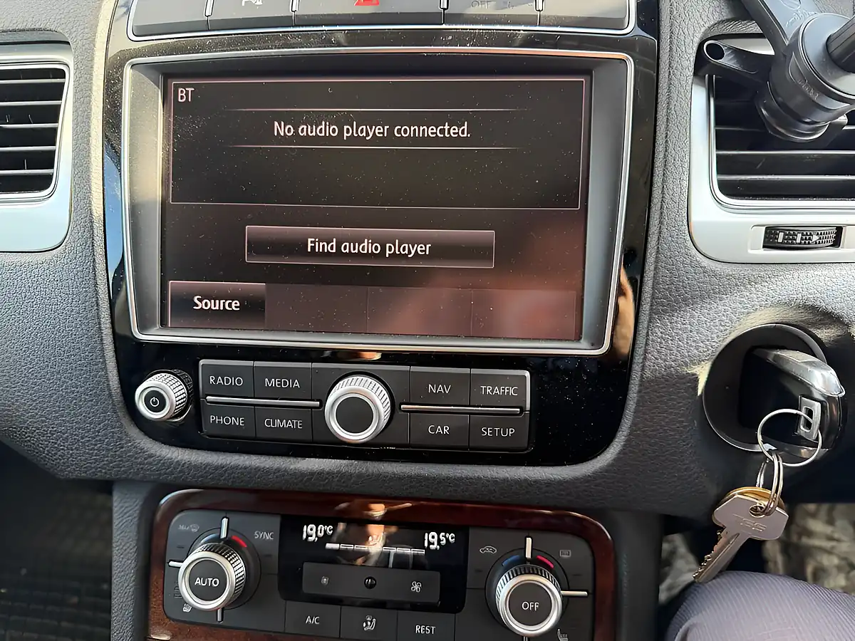 Used 2015 Volkswagen Touareg Bluemotion Tech Se Grey - Interior and Exterior details 10