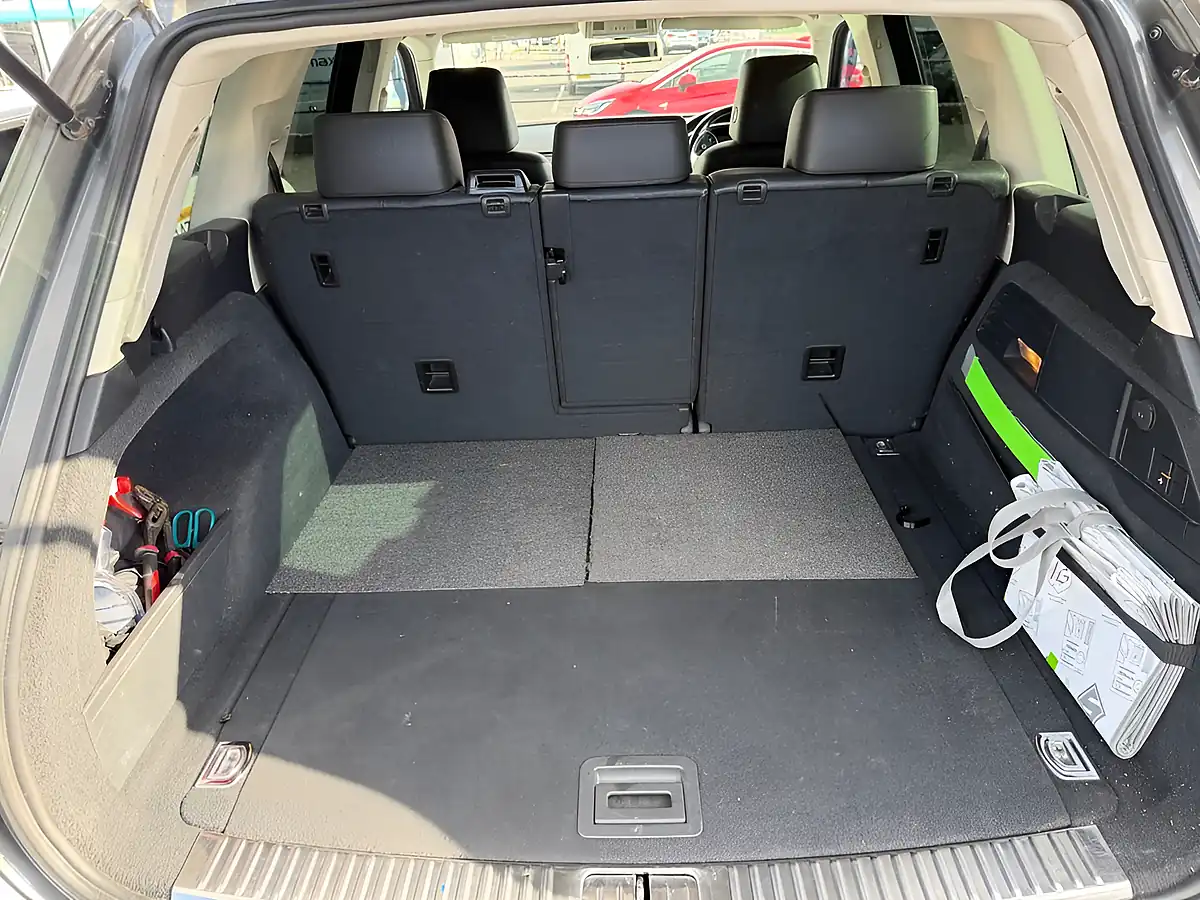 Used 2015 Volkswagen Touareg Bluemotion Tech Se Grey - Interior and Exterior details 17