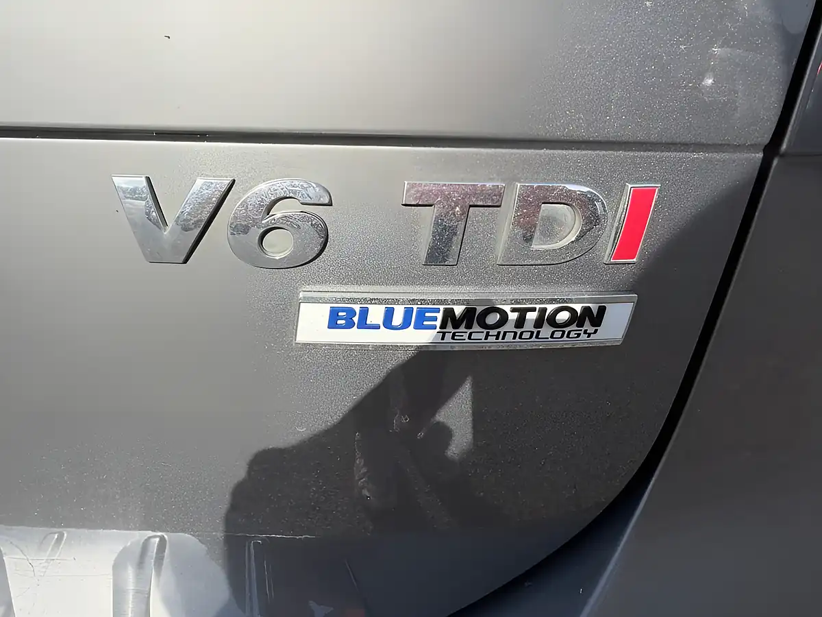 Used 2015 Volkswagen Touareg Bluemotion Tech Se Grey - Interior and Exterior details 18