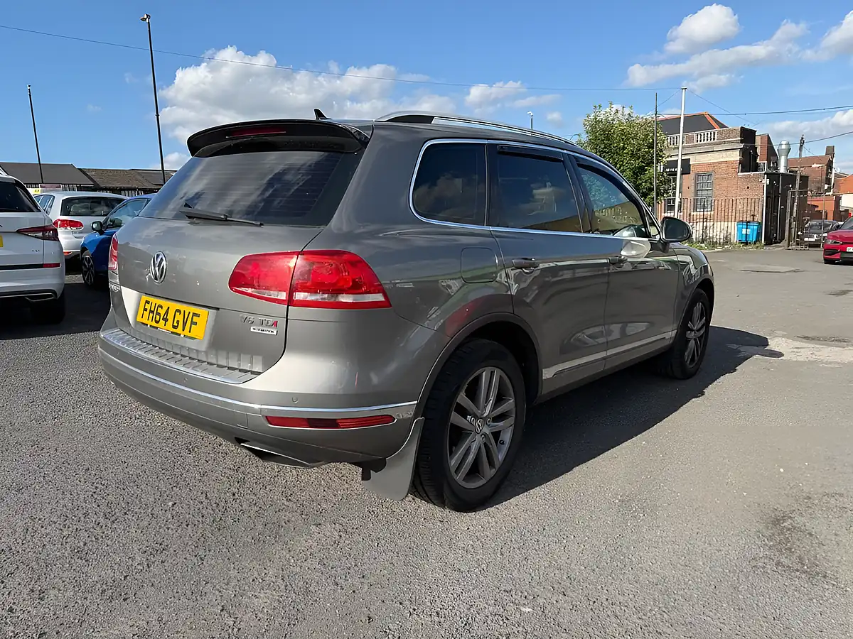 Used 2015 Volkswagen Touareg Bluemotion Tech Se Grey - Interior and Exterior details 2