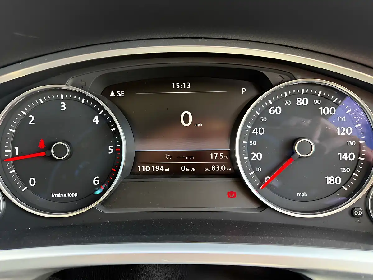 Used 2015 Volkswagen Touareg Bluemotion Tech Se Grey - Interior and Exterior details 4