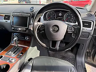 Used 2015 Volkswagen Touareg Bluemotion Tech Se Grey - Interior and Exterior details 8