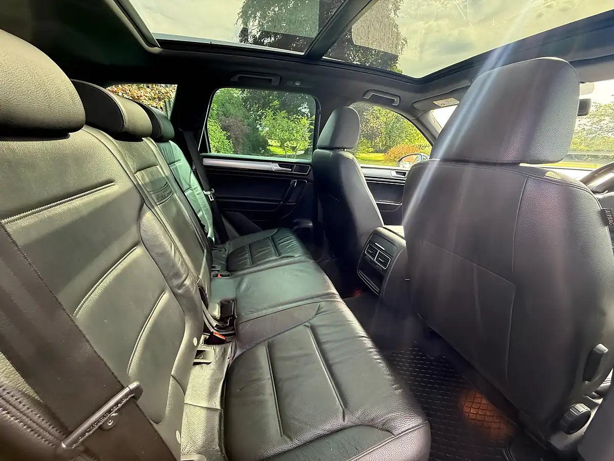 Used 2015 Volkswagen Touareg R-Line Black - Interior and Exterior details 15