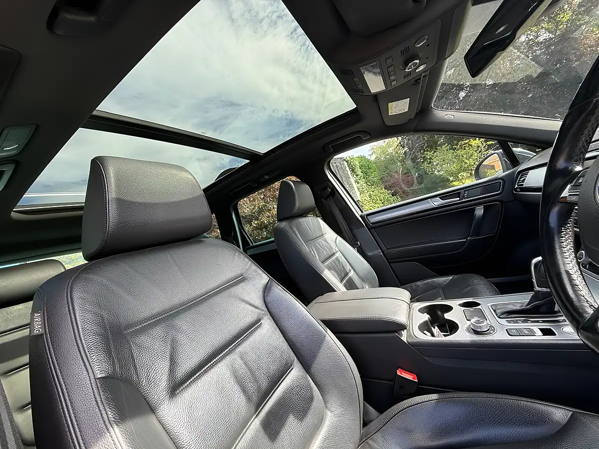 Used 2015 Volkswagen Touareg R-Line Black - Interior and Exterior details 19