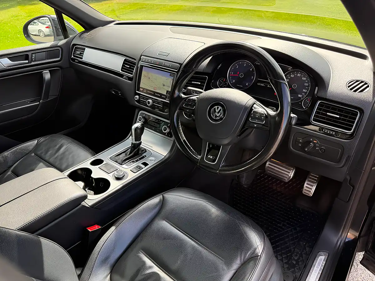 Used 2015 Volkswagen Touareg R-Line Black - Interior and Exterior details 8