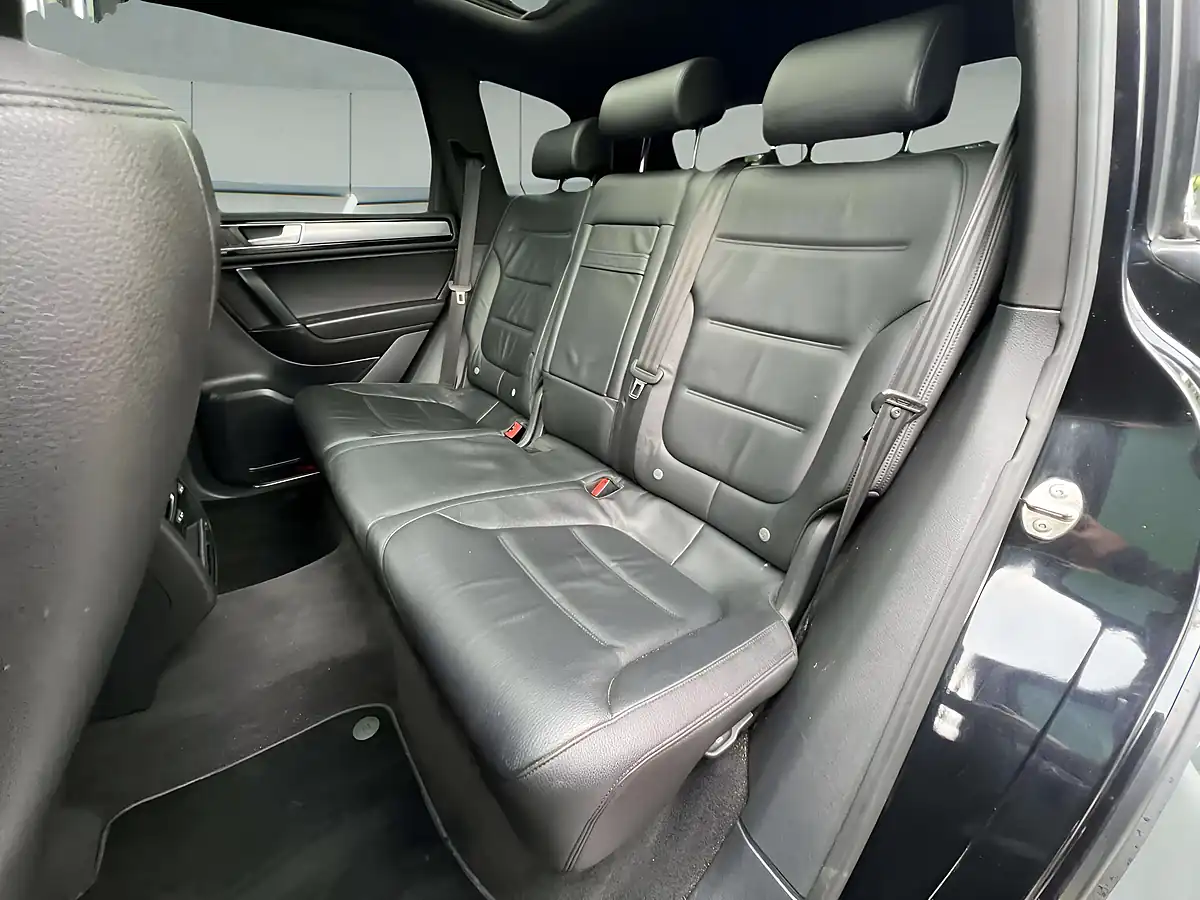 Used 2015 Volkswagen Touareg R-Line Black - Interior and Exterior details 13