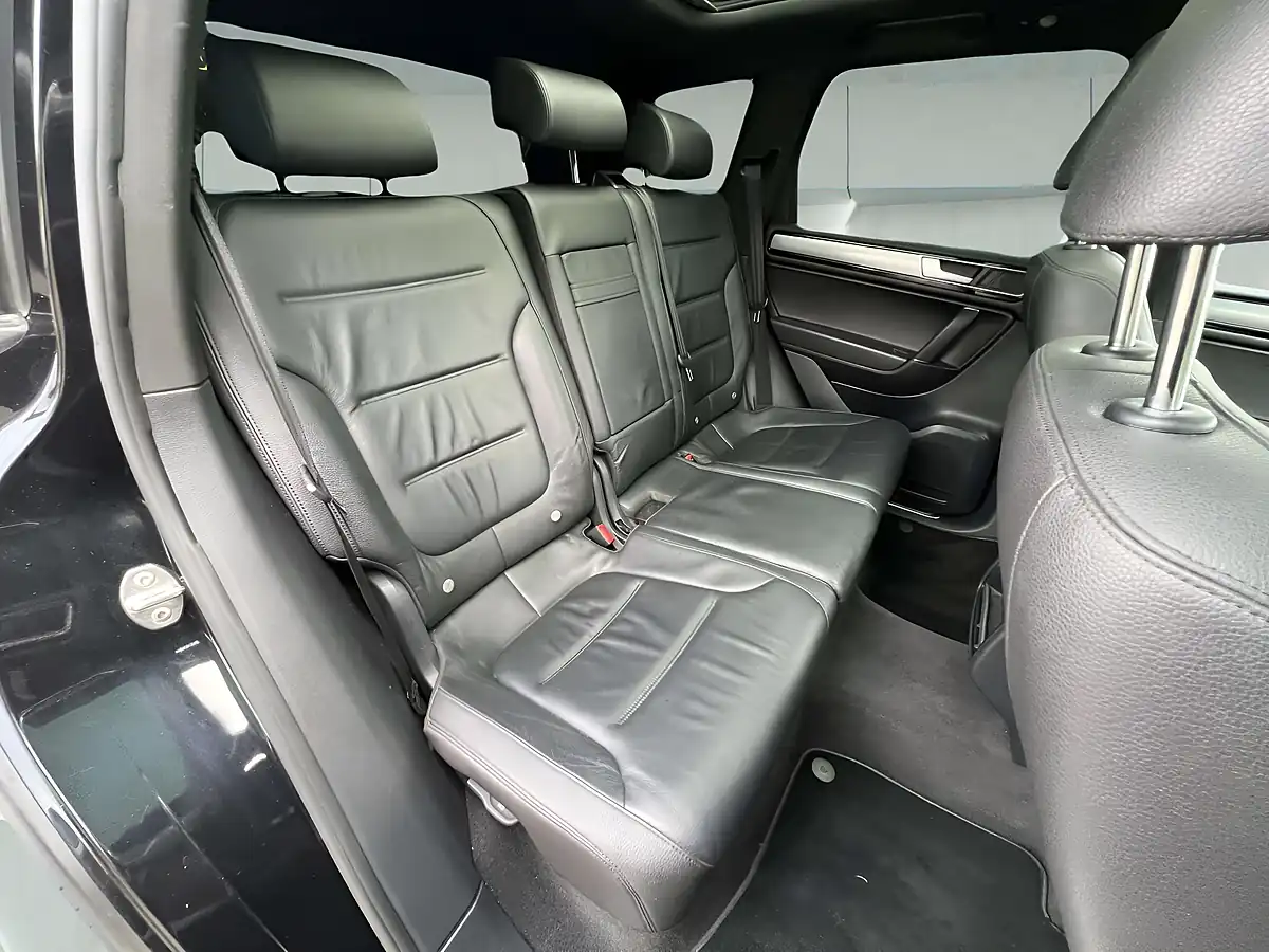 Used 2015 Volkswagen Touareg R-Line Black - Interior and Exterior details 14