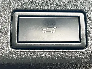Used 2015 Volkswagen Touareg R-Line Black - Interior and Exterior details 16