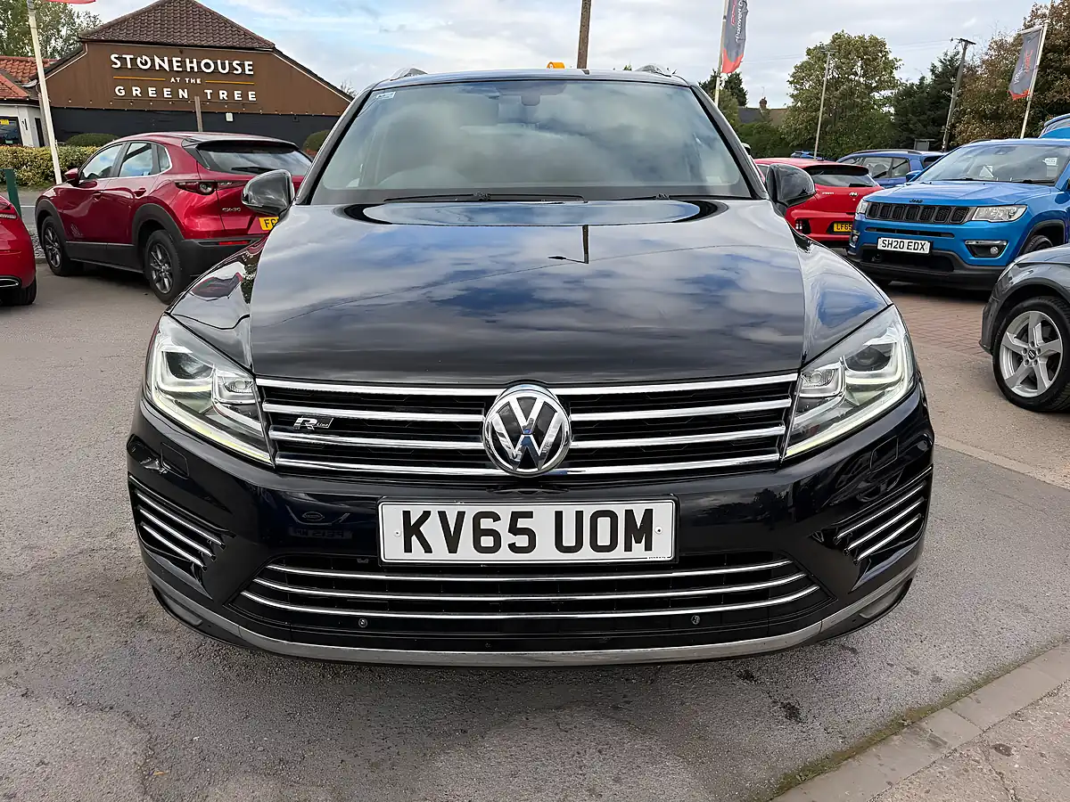 Used 2015 Volkswagen Touareg R-Line Black - Interior and Exterior details 2