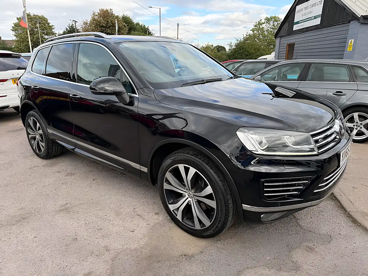 Used 2015 Volkswagen Touareg R-Line Black - Interior and Exterior details 3