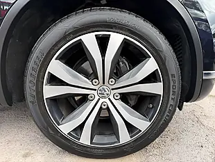 Used 2015 Volkswagen Touareg R-Line Black - Interior and Exterior details 5