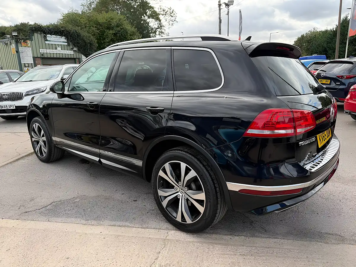 Used 2015 Volkswagen Touareg R-Line Black - Interior and Exterior details 8