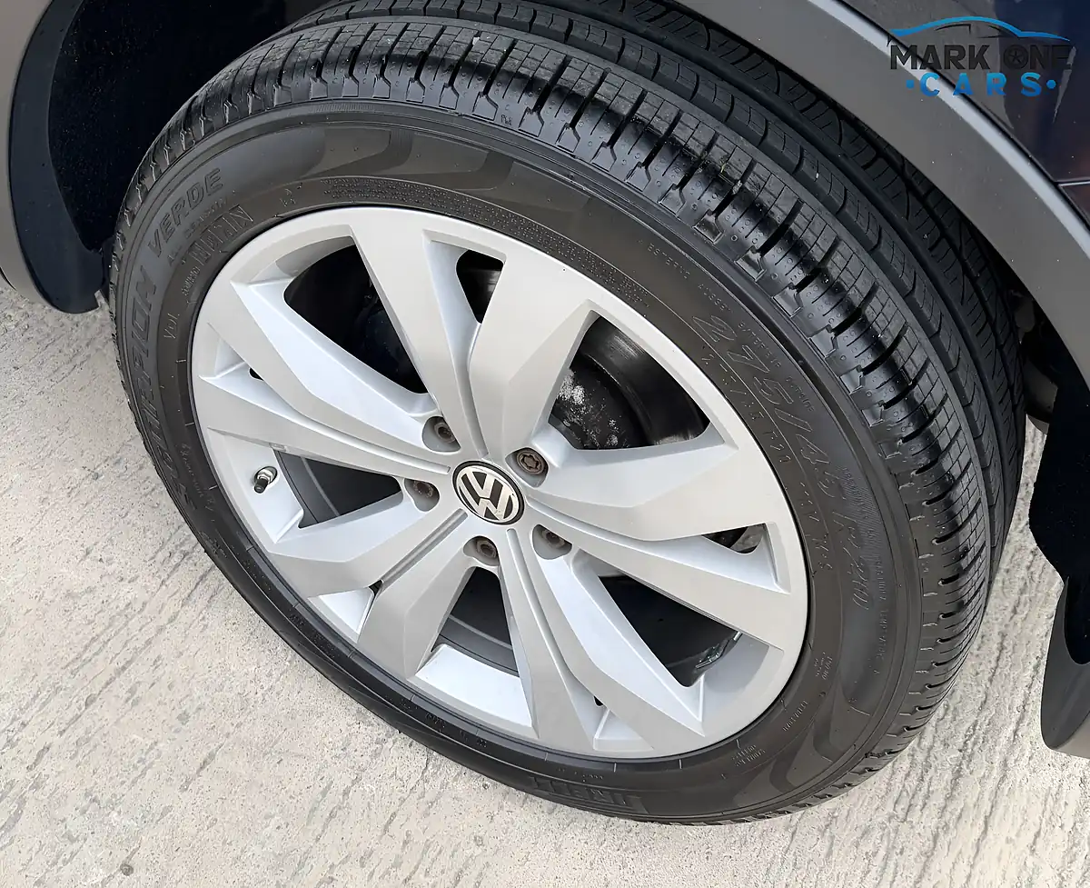 Used 2015 Volkswagen Touareg R-Line Blue - Interior and Exterior details 10