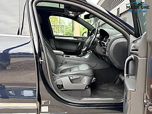Used 2015 Volkswagen Touareg R-Line Blue - Interior and Exterior details 18