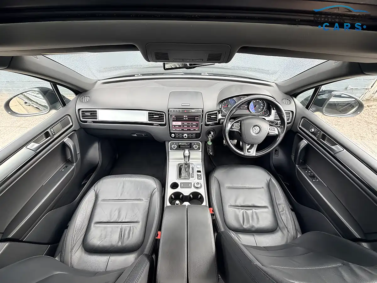 Used 2015 Volkswagen Touareg R-Line Blue - Interior and Exterior details 3