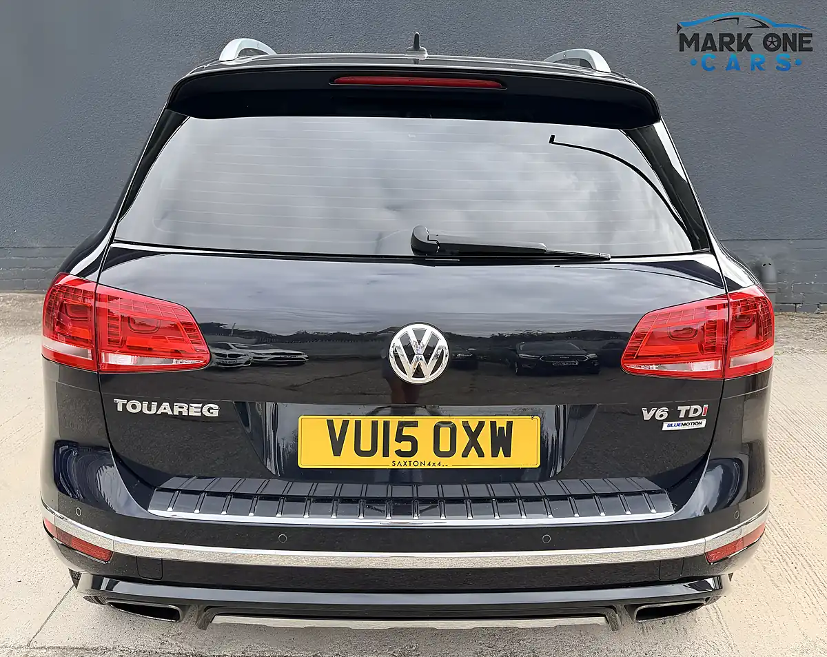 Used 2015 Volkswagen Touareg R-Line Blue - Interior and Exterior details 9