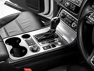 Used 2015 Volkswagen Touareg R-Line Pure White - Interior and Exterior details 16