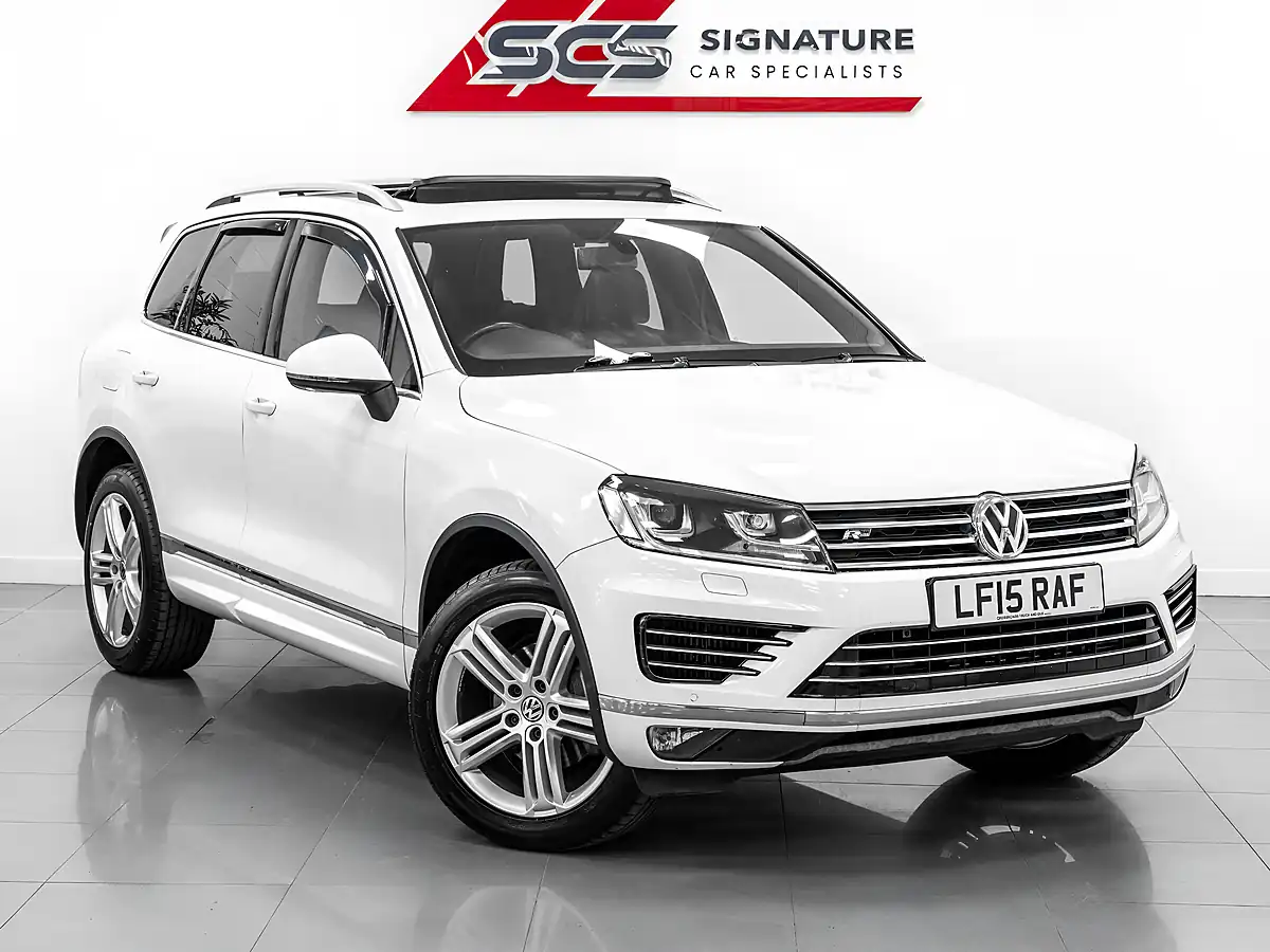 Used 2015 Volkswagen Touareg R-Line Pure White - Interior and Exterior details 6