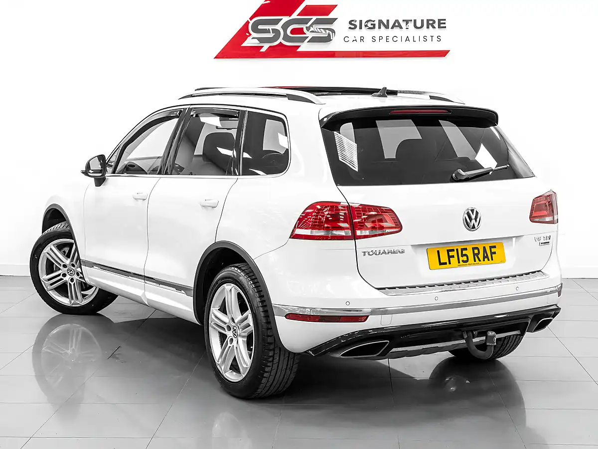 Used 2015 Volkswagen Touareg R-Line Pure White - Interior and Exterior details 7