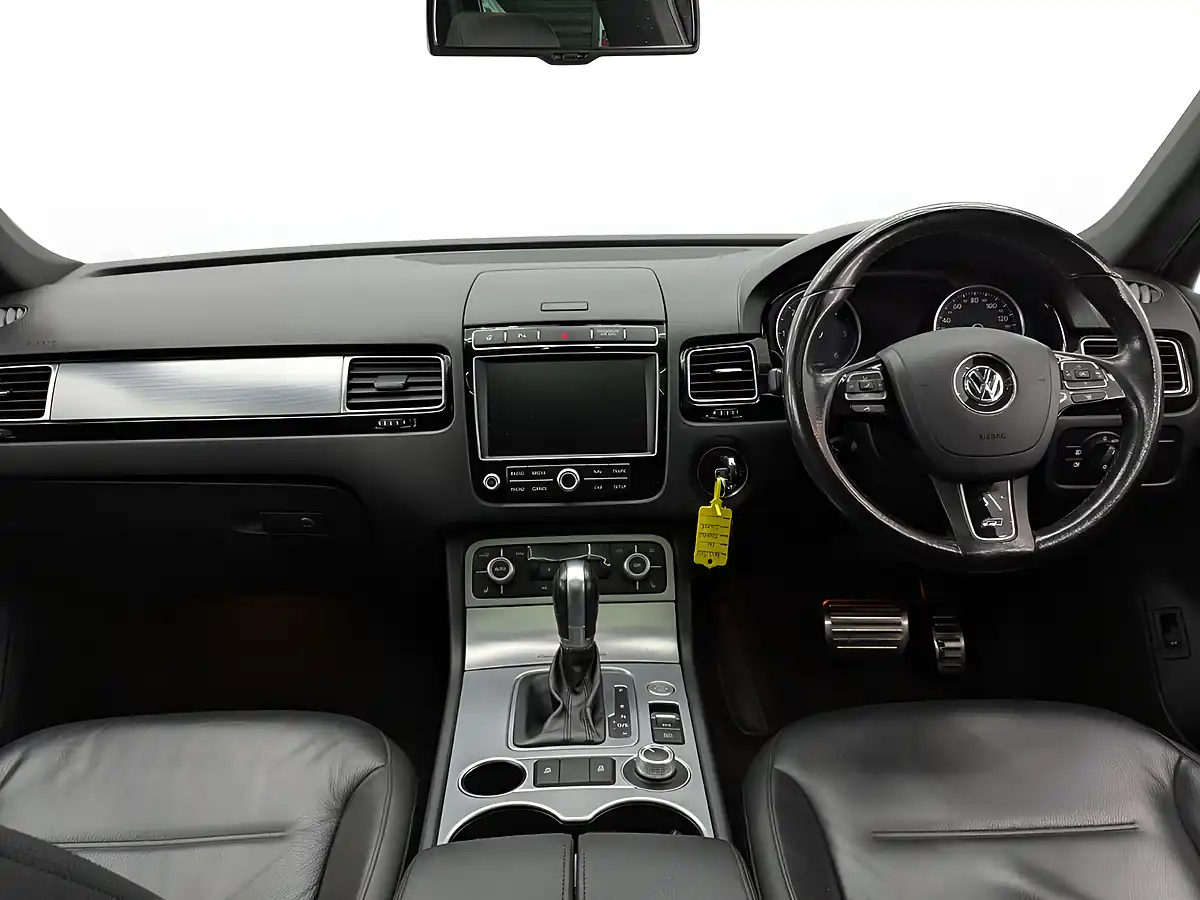 Used 2015 Volkswagen Touareg R-Line Silver - Interior and Exterior details 19