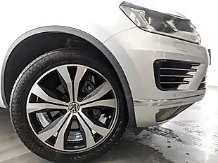 Used 2015 Volkswagen Touareg R-Line Silver - Interior and Exterior details 5