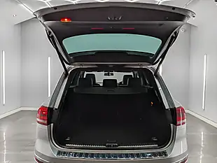 Used 2015 Volkswagen Touareg R-Line Silver - Interior and Exterior details 9