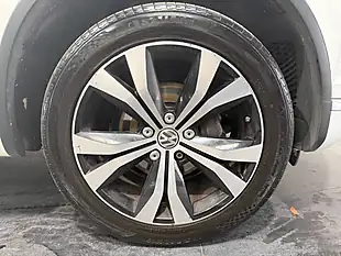 Used 2015 Volkswagen Touareg R-Line White - Interior and Exterior details 17