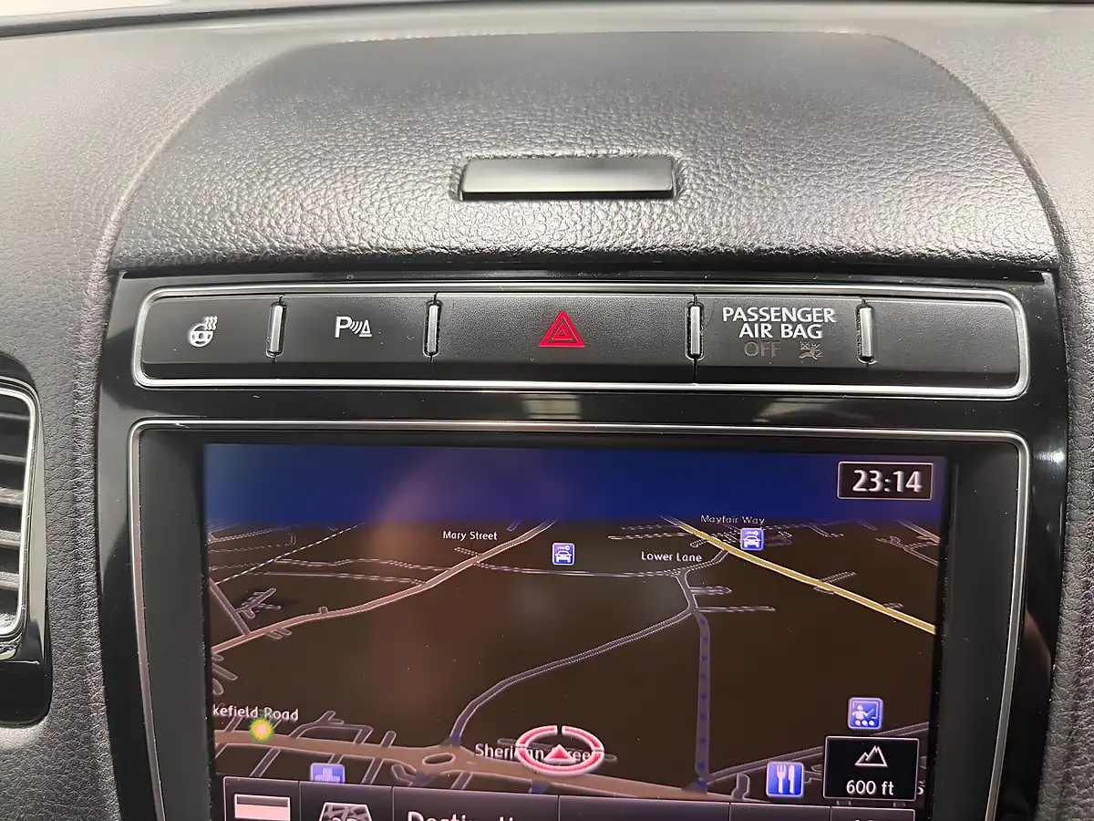 Used 2015 Volkswagen Touareg R-Line White - Interior and Exterior details 20