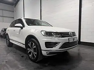Used 2015 Volkswagen Touareg R-Line White - Interior and Exterior details 5