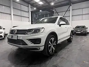 Used 2015 Volkswagen Touareg R-Line White - Interior and Exterior details 6