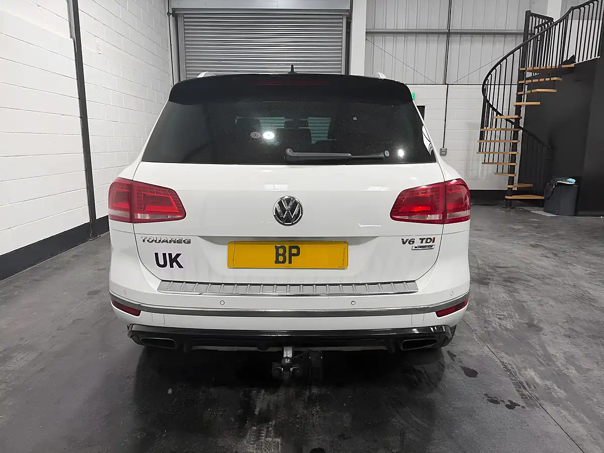 Used 2015 Volkswagen Touareg R-Line White - Interior and Exterior details 8