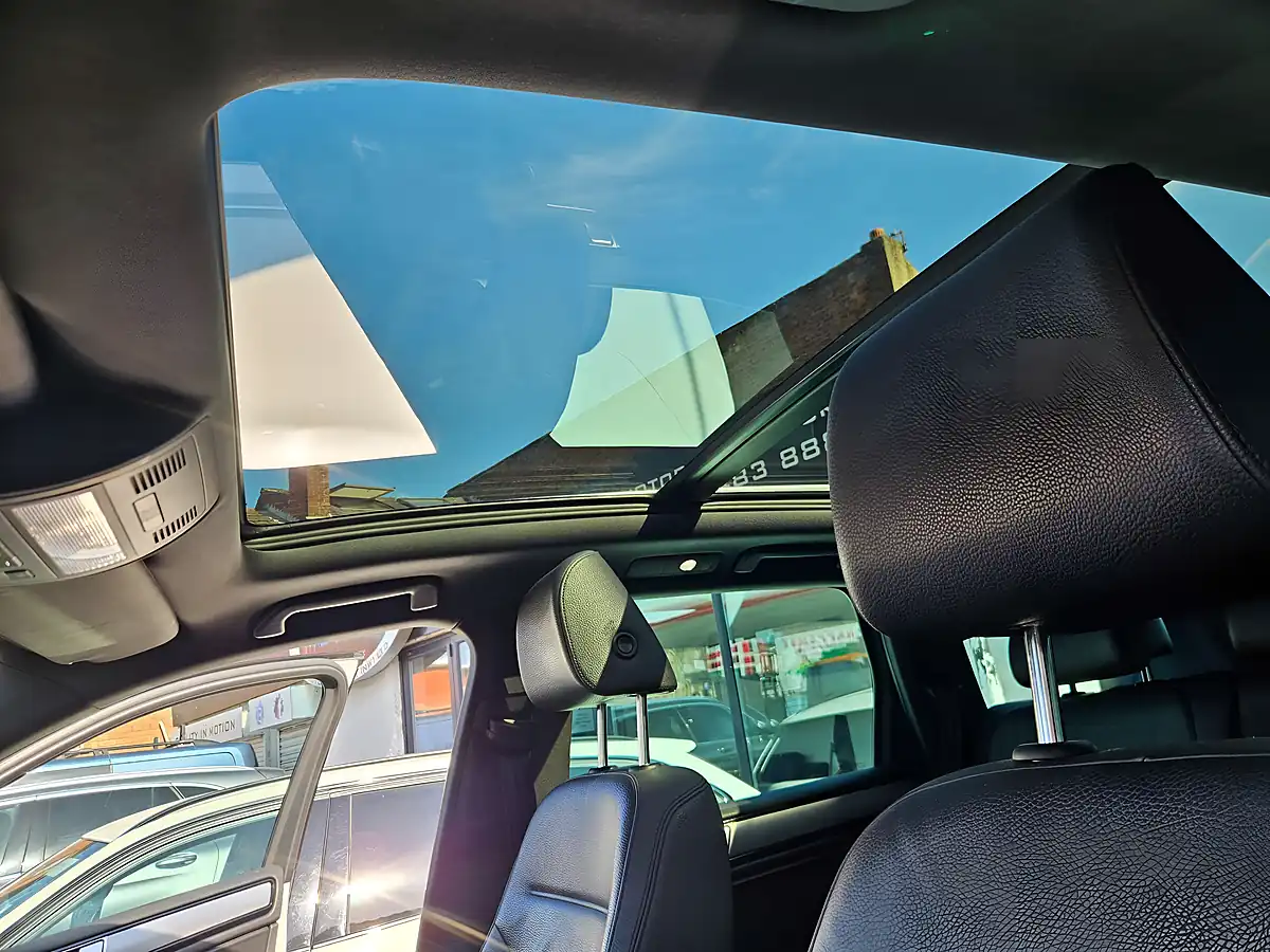 Used 2015 Volkswagen Touareg R-Line White - Interior and Exterior details 10