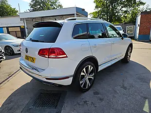Used 2015 Volkswagen Touareg R-Line White - Interior and Exterior details 15