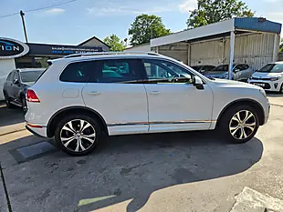 Used 2015 Volkswagen Touareg R-Line White - Interior and Exterior details 16