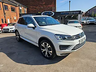 Used 2015 Volkswagen Touareg R-Line White - Interior and Exterior details 4