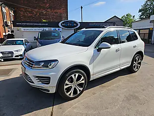 Used 2015 Volkswagen Touareg R-Line White - Interior and Exterior details 6
