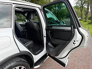 Used 2015 Volkswagen Touareg R-Line White - Interior and Exterior details 11