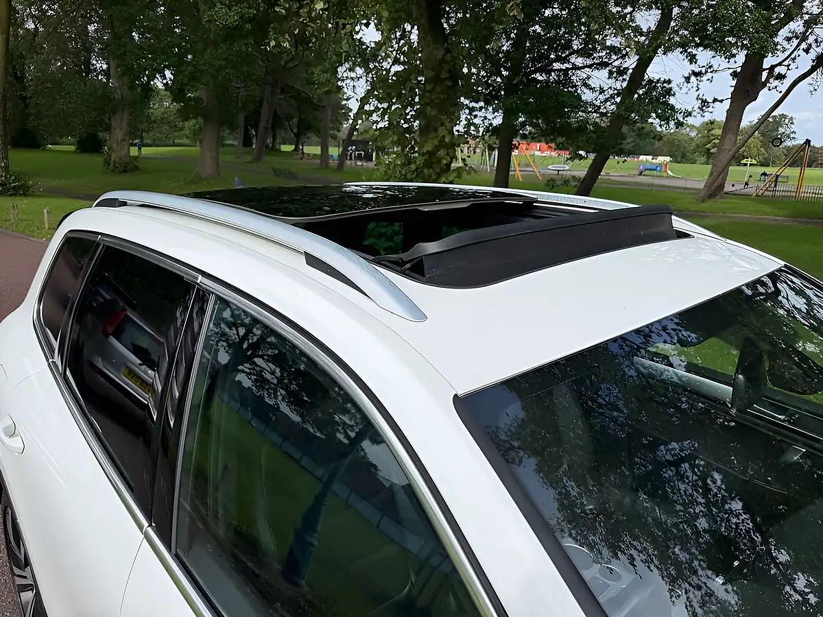 Used 2015 Volkswagen Touareg R-Line White - Interior and Exterior details 2