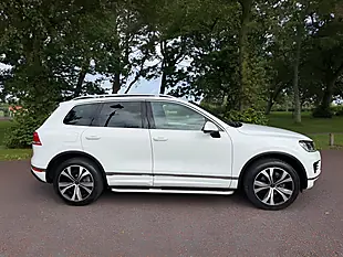 Used 2015 Volkswagen Touareg R-Line White - Interior and Exterior details 3