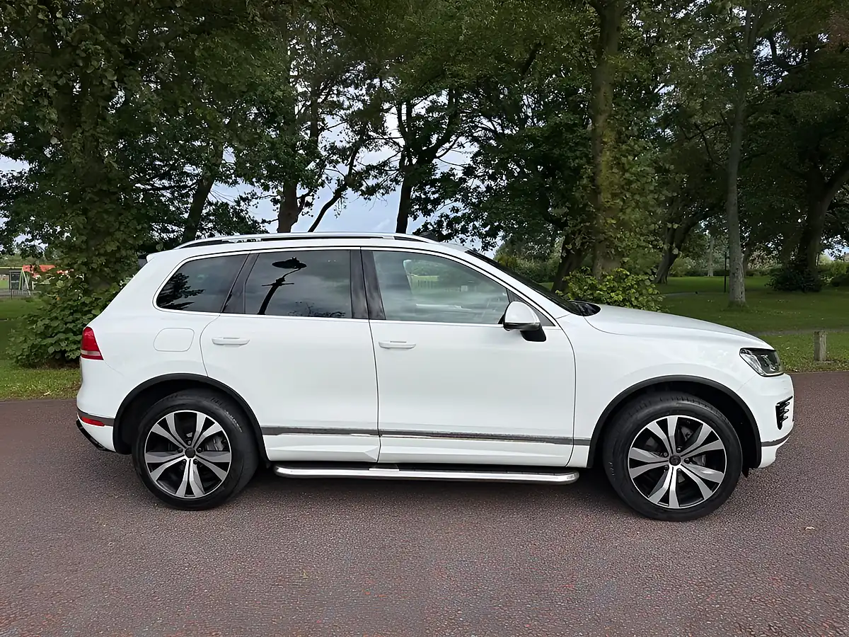 Used 2015 Volkswagen Touareg R-Line White - Interior and Exterior details 3