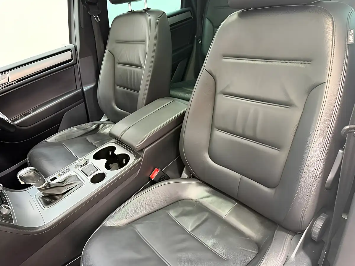 Used 2015 Volkswagen Touareg R-Line White - Interior and Exterior details 16