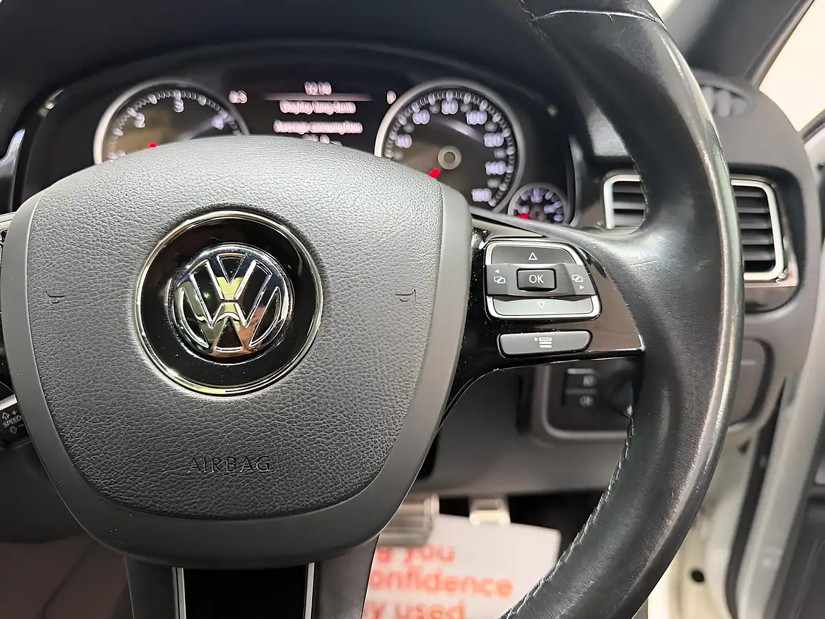 Used 2015 Volkswagen Touareg R-Line White - Interior and Exterior details 18