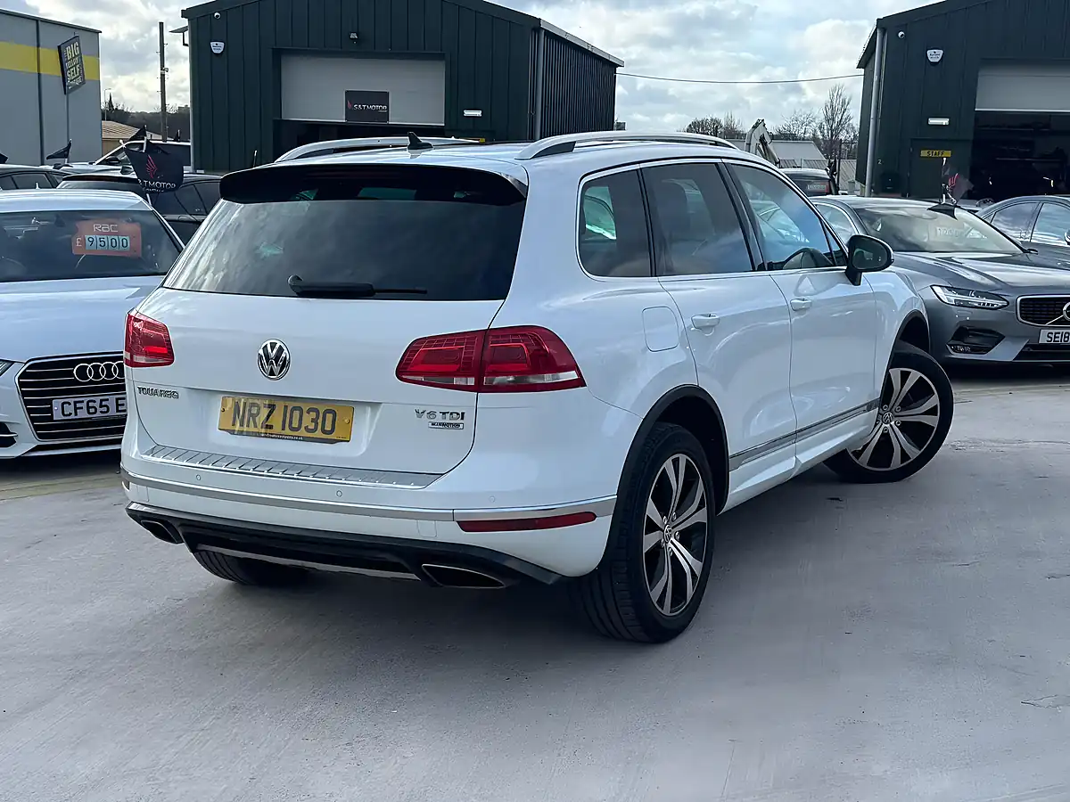 Used 2015 Volkswagen Touareg R-Line White - Interior and Exterior details 12