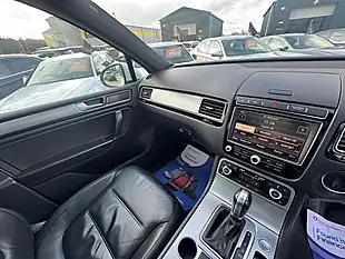 Used 2015 Volkswagen Touareg R-Line White - Interior and Exterior details 13